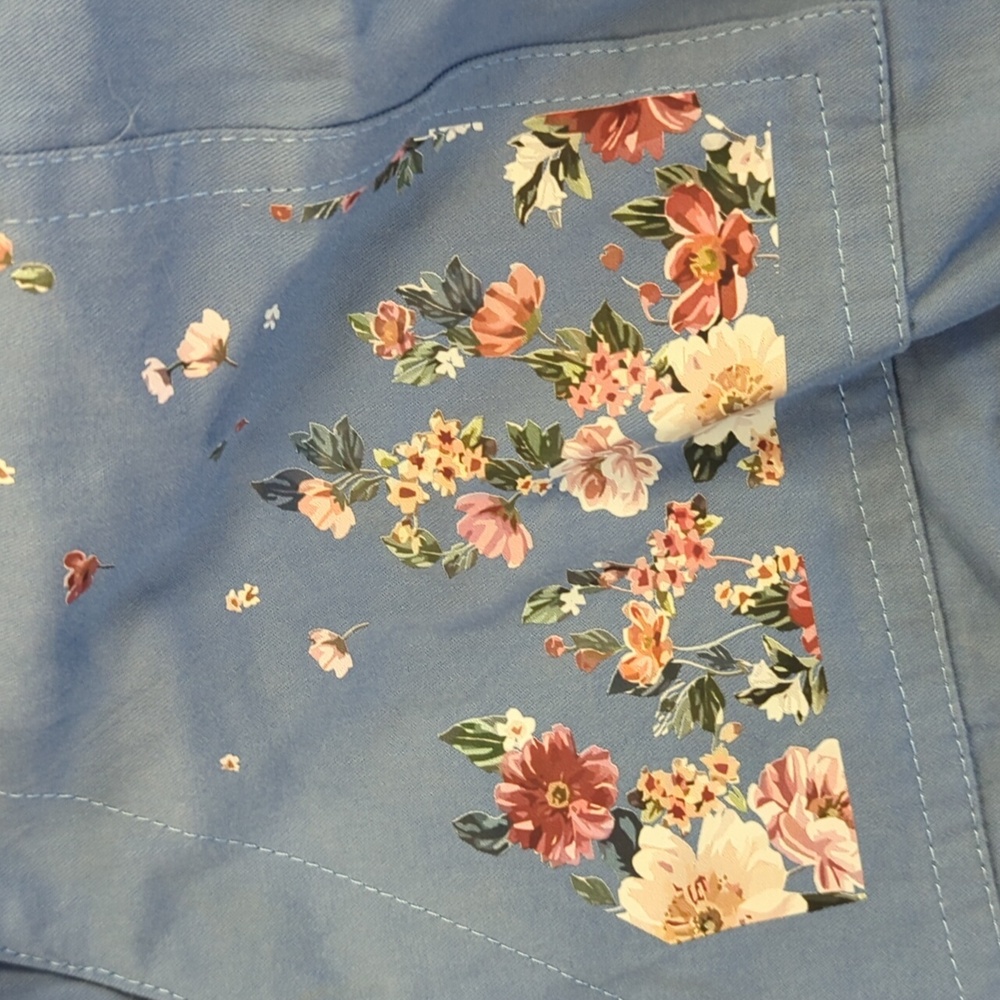 Colorful Women's Shorts Set - Picture 3 of 4